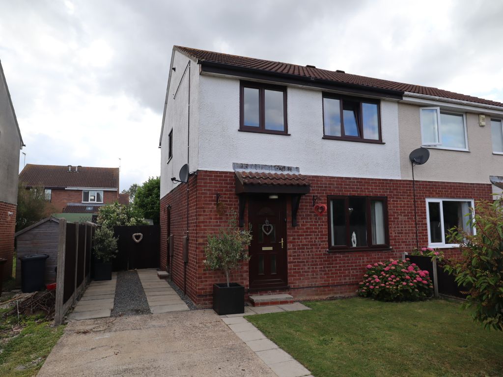 3 bed semidetached house for sale in Swayne Close, Lincoln LN2, £