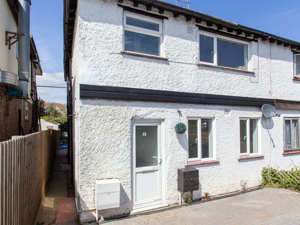 2 bed flat to rent in Sturry Road, Canterbury CT1, £950 pcm Zoopla