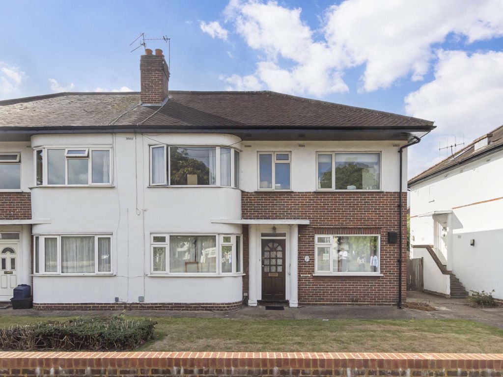 3 bed flat to rent in Chertsey Road, St Margarets, Twickenham TW1 Zoopla