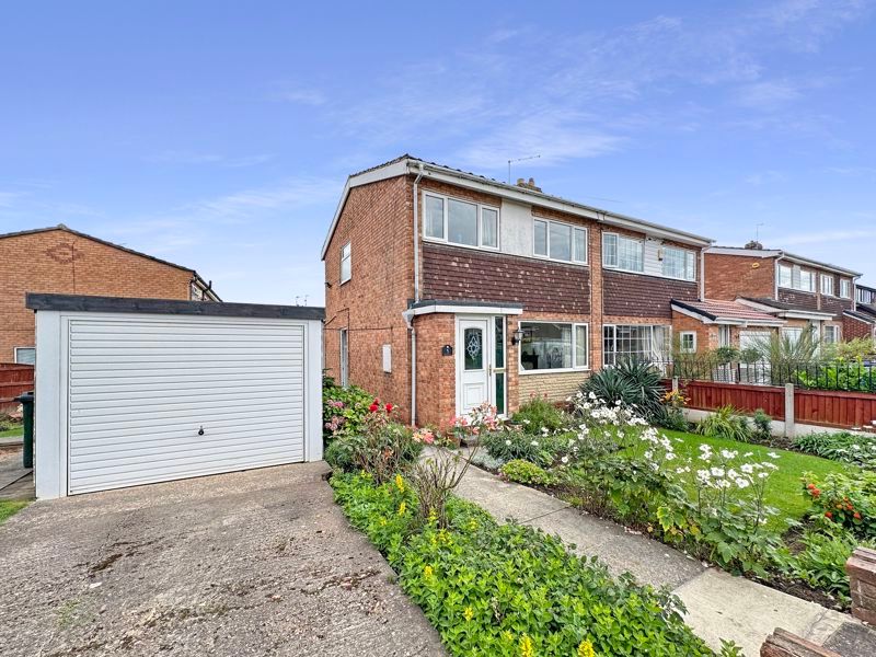 3 bed semidetached house for sale in Orchard Drive, Norton, Doncaster