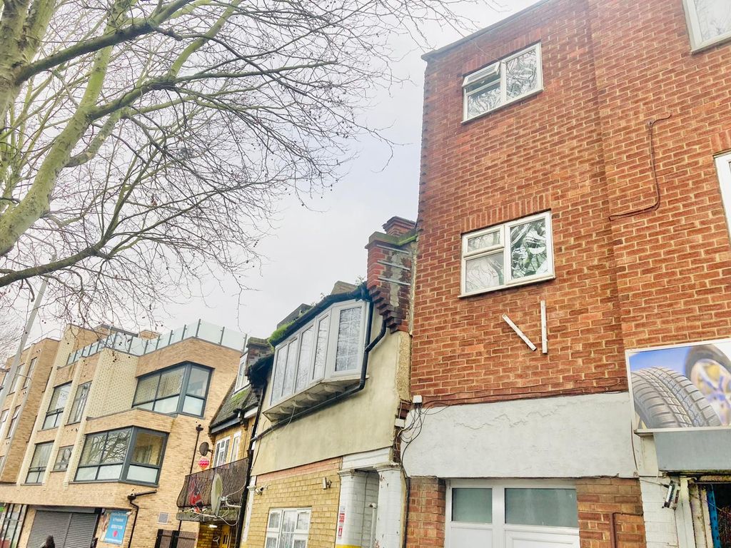 2 bed flat for sale in Chingford Mount Road, Chingford E4 Zoopla