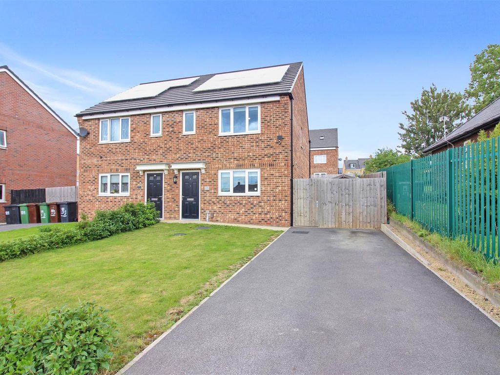 3 bed semidetached house for sale in South Parkway, Seacroft, Leeds