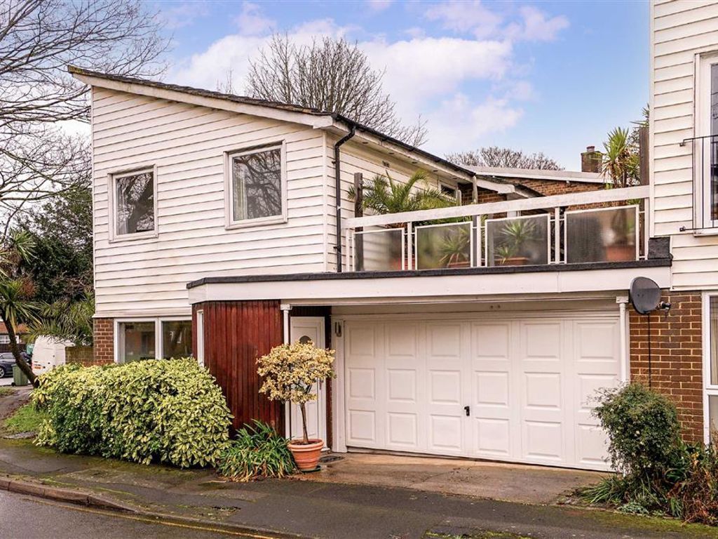 3 bed semidetached house for sale in Clarence Avenue, London SW4, £