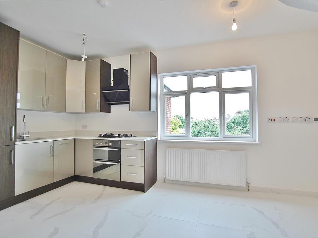 3 bed flat to rent in Great West Road, Osterley, Isleworth TW7 Zoopla