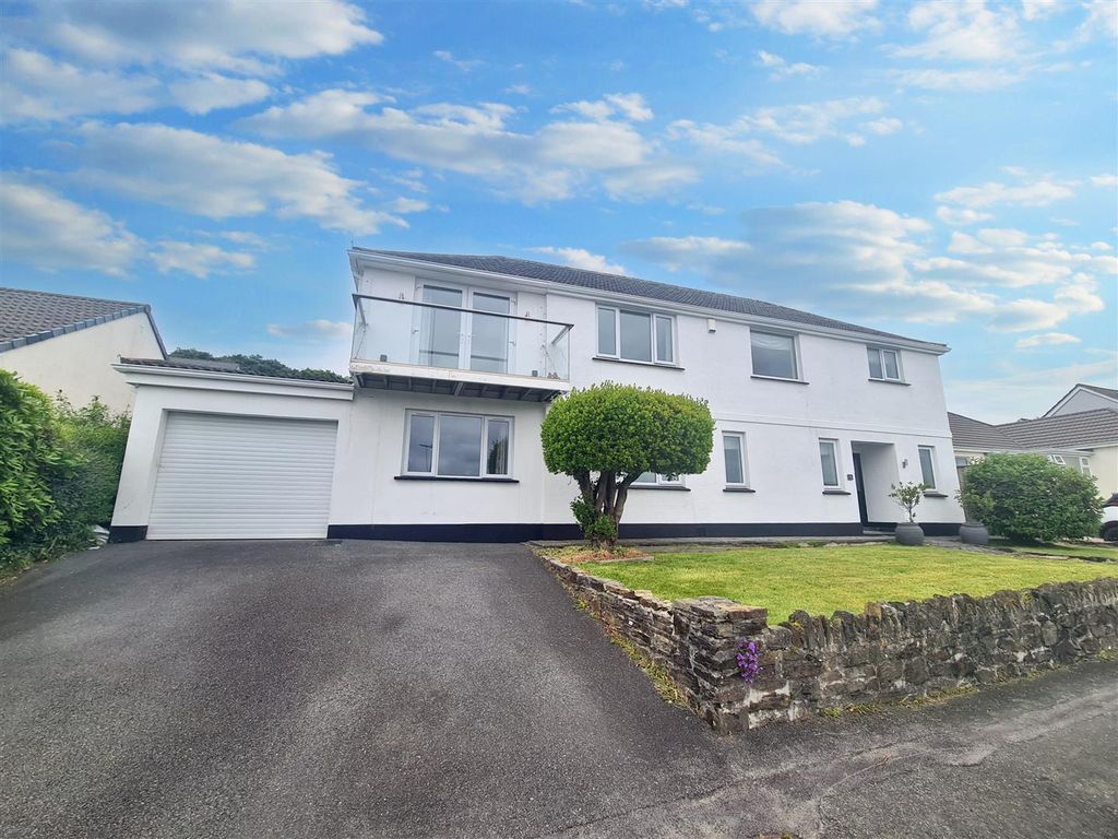 4 bed detached house to rent in Valley View, Bodmin PL31, £1,600 pcm