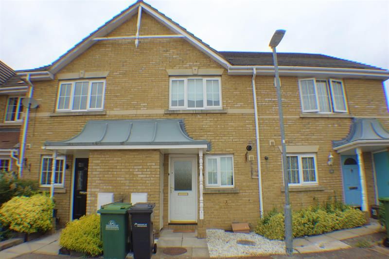 2 bed terraced house to rent in Little Stock Road, Cheshunt, Waltham