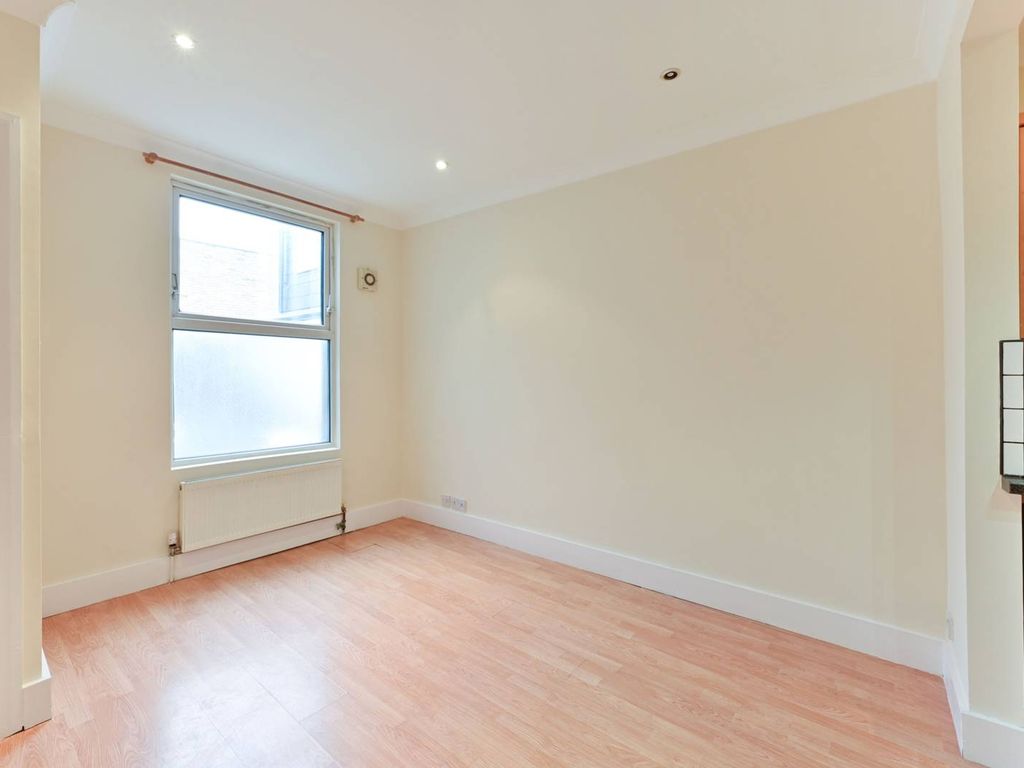 1 bed flat to rent in Russel Road, Wimbledon, London SW19, £1,500 pcm