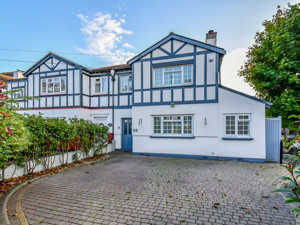 3 bed semidetached house for sale in Blenheim Chase, LeighOnSea SS9