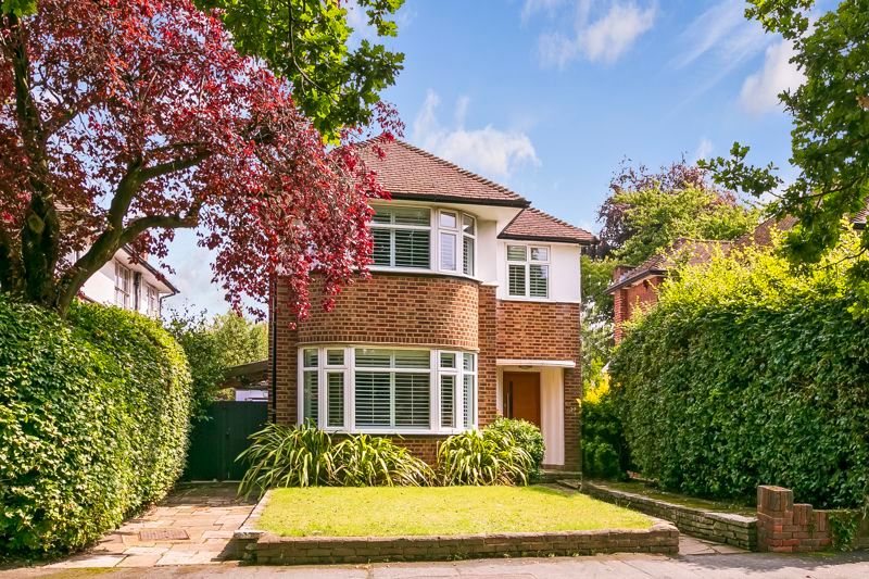 4 bed detached house for sale in Ennismore Gardens, Thames Ditton KT7