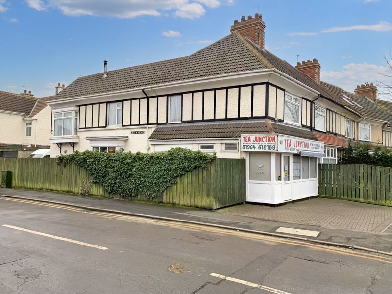 4 bed terraced house for sale in Queen Street, Withernsea HU19, £