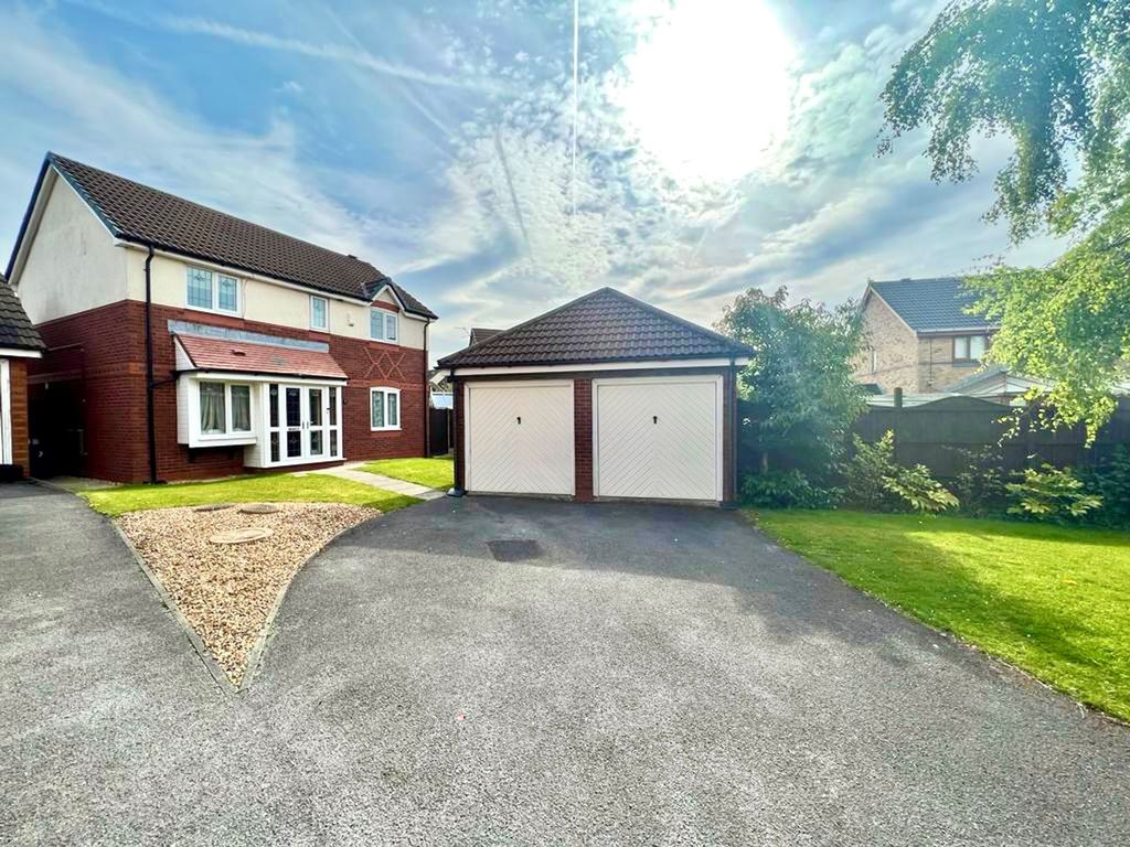 4 bed detached house for sale in Lynton Road, Swinton M27 Zoopla