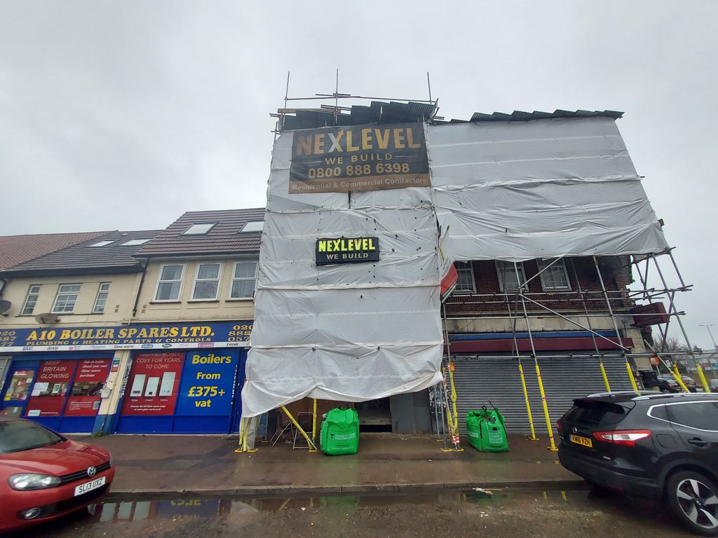 Commercial property to let in Cheapside, North Circular Road, London