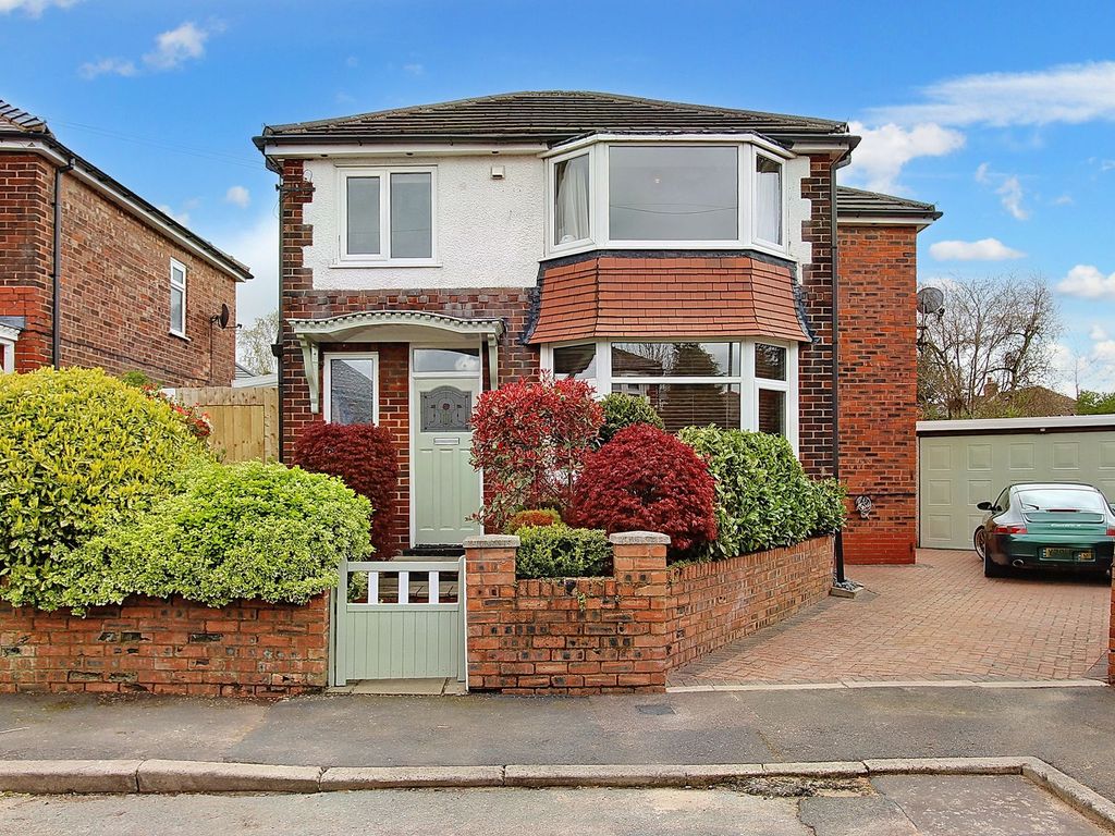 3 bed detached house for sale in Holyrood Road, Prestwich M25 Zoopla