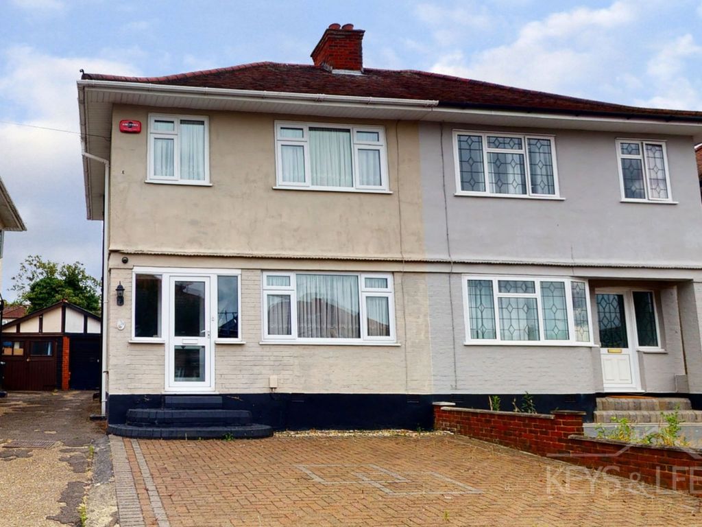 3 bed semidetached house for sale in Sheila Road, Collier Row, Romford