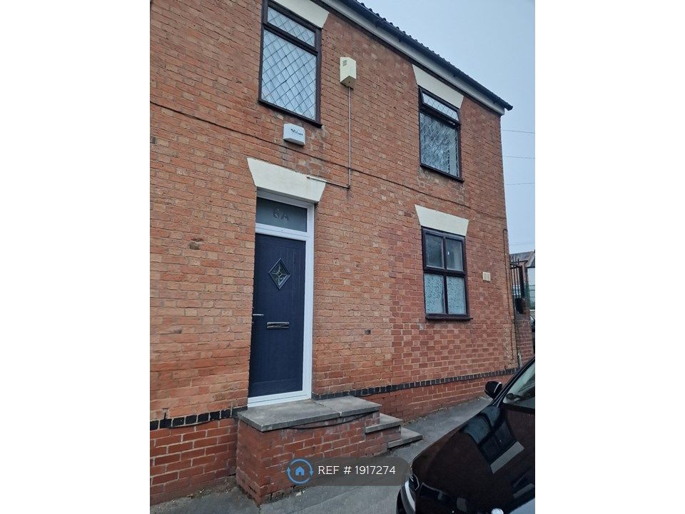 2 bed flat to rent in Spa Lane, Wigston LE18, £950 pcm Zoopla