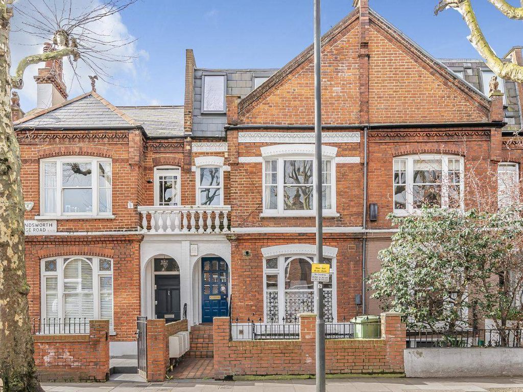 2 bed flat for sale in Wandsworth Bridge Road, London SW6, £600,000