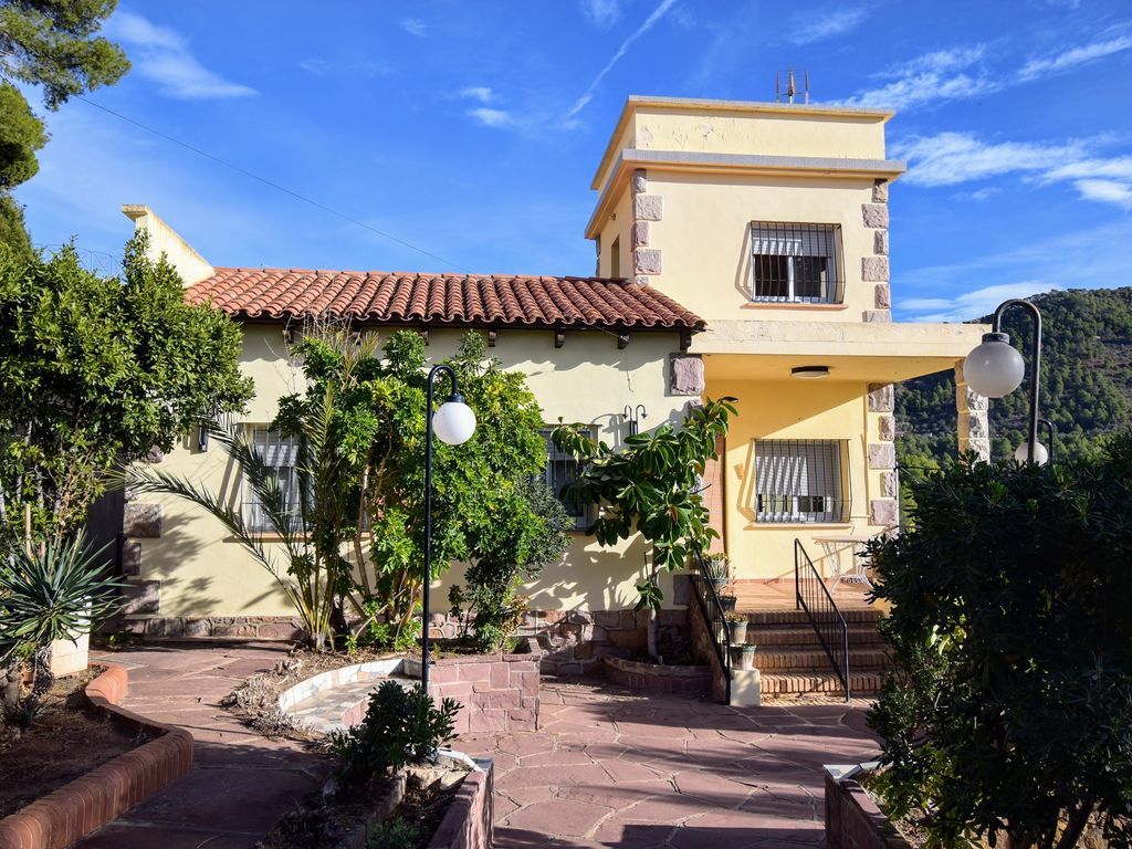 3 bed villa for sale in 46118 Serra, Valencia, Spain, £237,721 Zoopla