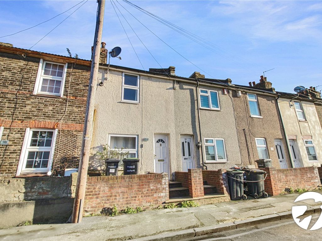 3 bed terraced house to rent in Hamerton Road, Northfleet, Gravesend
