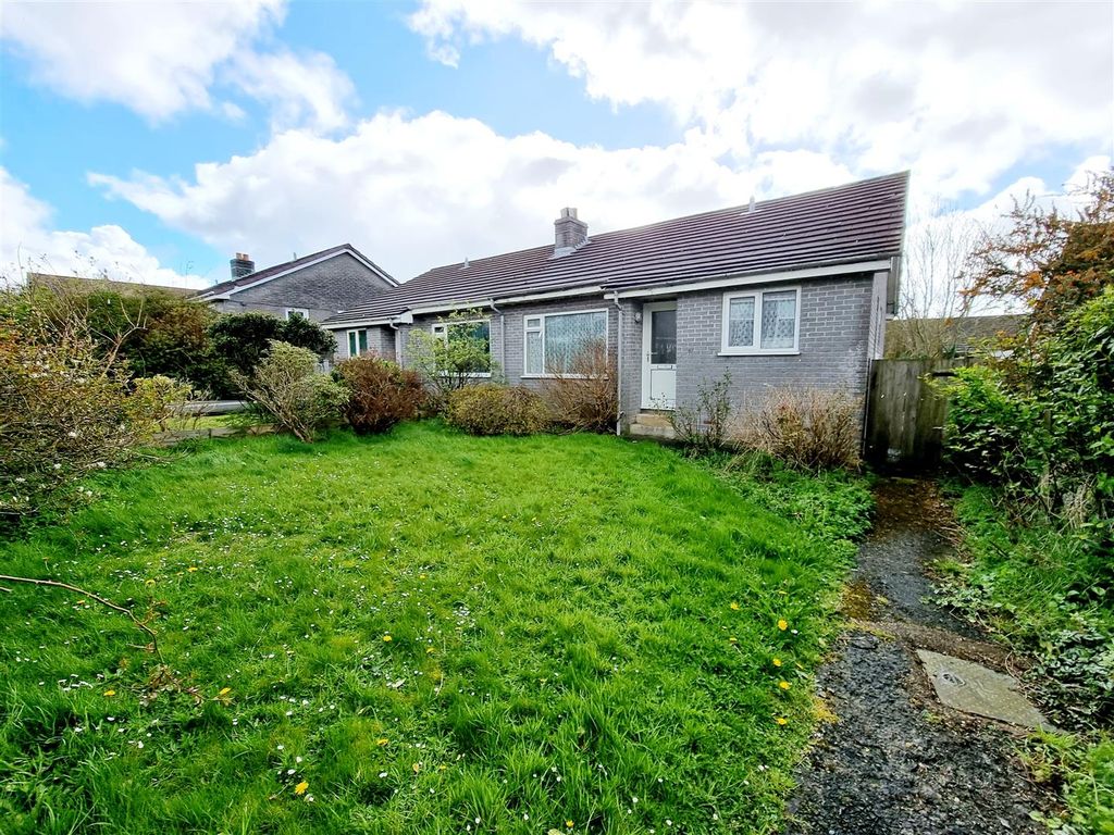 2 bed semidetached bungalow for sale in Tor View, Tregadillett