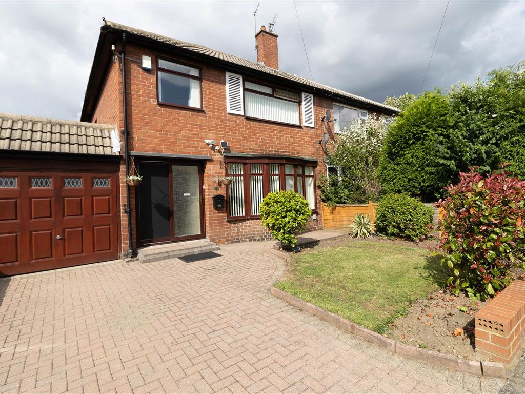 3 bed semidetached house for sale in Thropton Crescent, Gosforth