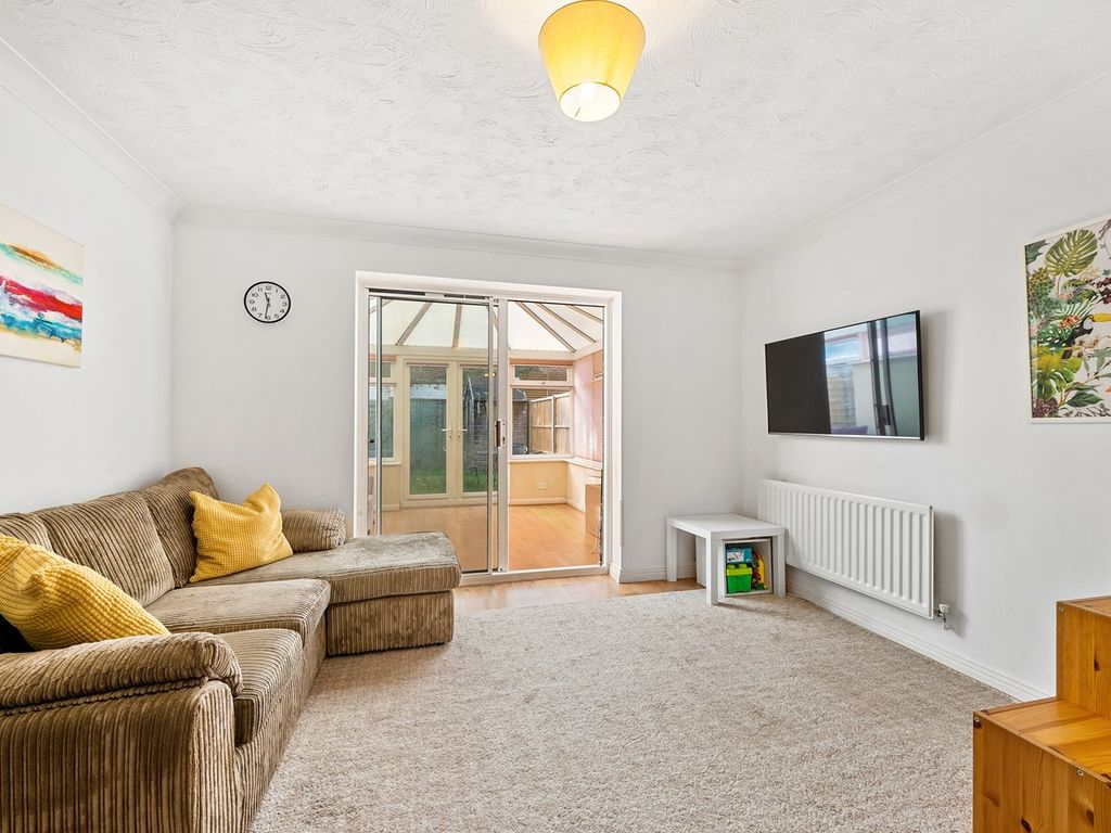 2 bed terraced house for sale in Danesfield Close, WaltonOnThames