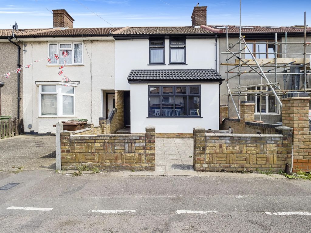 3 bed terraced house for sale in Fanshawe Crescent, Dagenham RM9 Zoopla