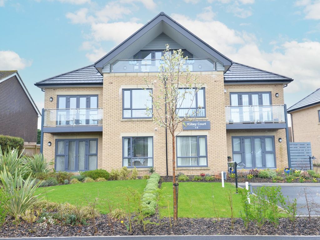3 bed flat for sale in Abbey Court, Herbert Road, New Milton, Hampshire