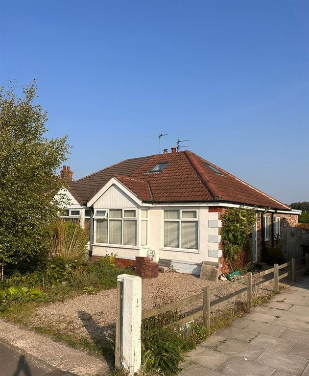 2 bed semidetached bungalow for sale in Moss Road, Southport PR8, £