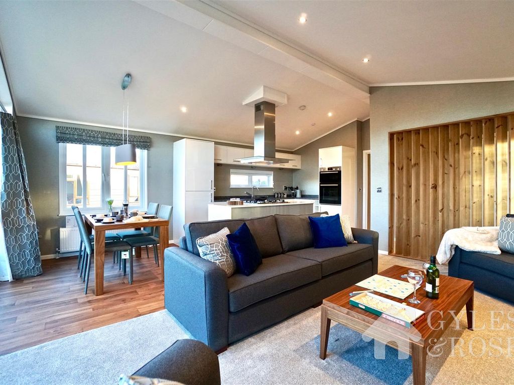 3 bed property for sale in Seaview Avenue, West Mersea, Colchester CO5