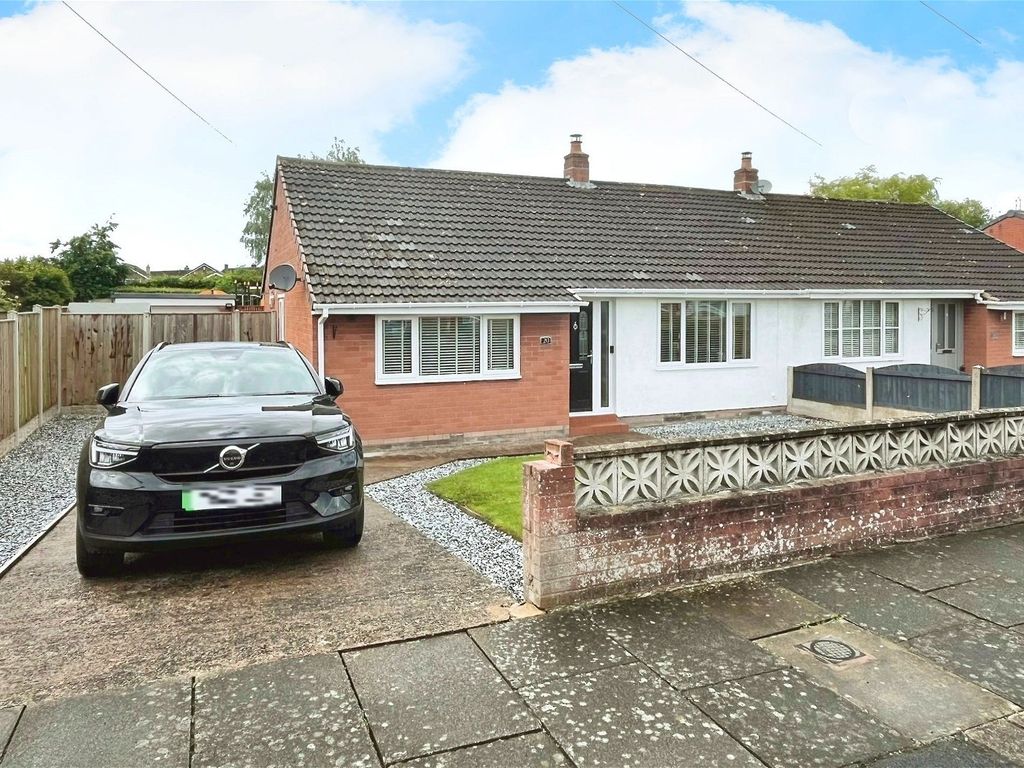 3 bed semidetached bungalow for sale in Acredale Road, Belle Vue