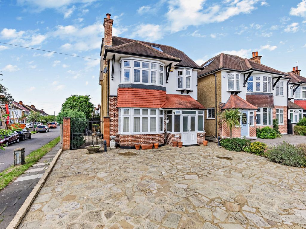 4 bed detached house for sale in Rayners Lane, Pinner HA5, £1,000,000