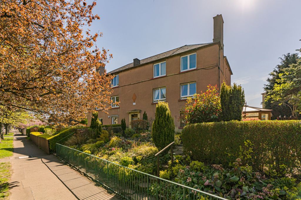 2 bed flat for sale in 17/3 Hutchison Crossway, Edinburgh EH14 Zoopla