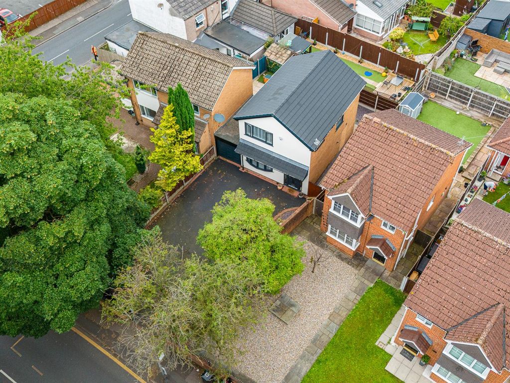 3 bed detached house for sale in Atherton Road, Hindley, Wigan WN2, £