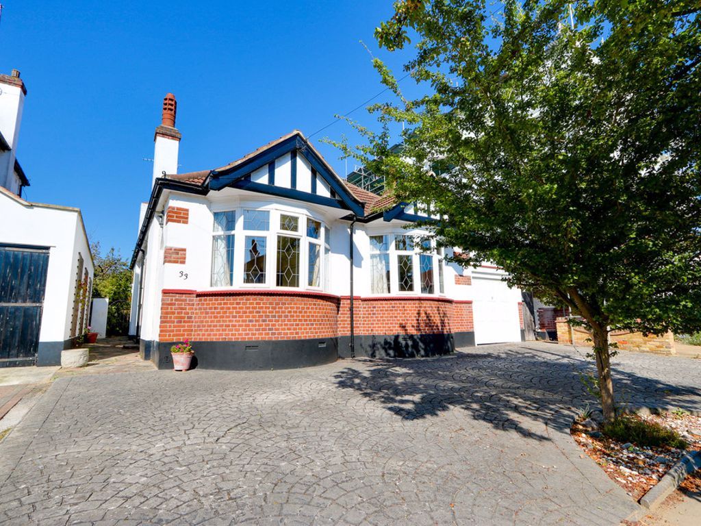 3 bed detached bungalow for sale in Braemar Crescent, LeighOnSea SS9