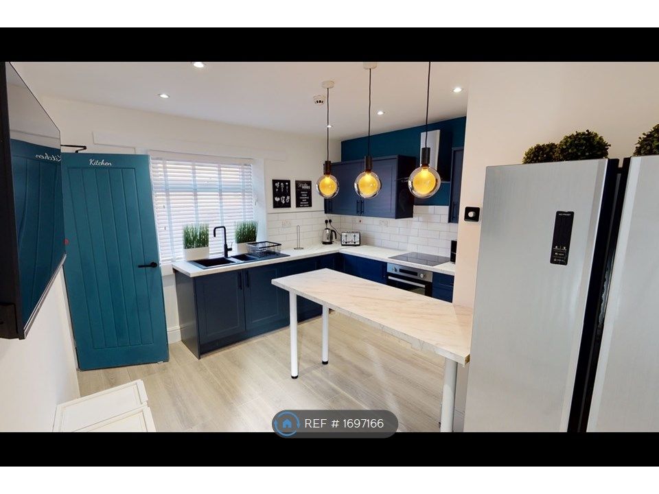 Room to rent in Bingham Street, Swinton, Manchester M27 Zoopla