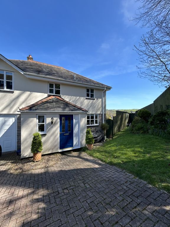 4 bed detached house to rent in Meadow Breeze, Lostwithiel PL22, £1,600