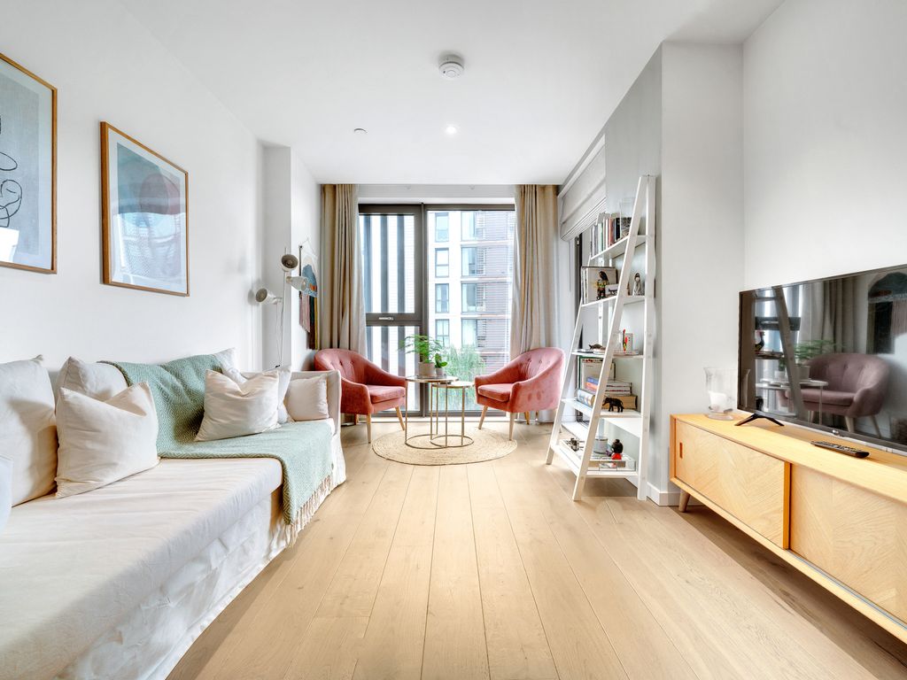 83 Bowery Building, Putney, London SW15  