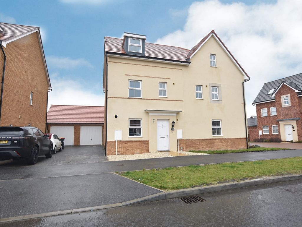 4 bed town house for sale in Wallis Drive, Leighton Buzzard LU7 Zoopla