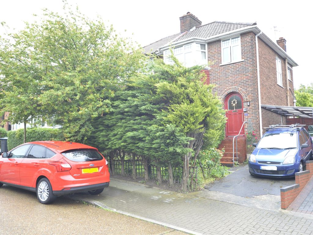 3 bed semidetached house for sale in Coniston Gardens, Kingsbury