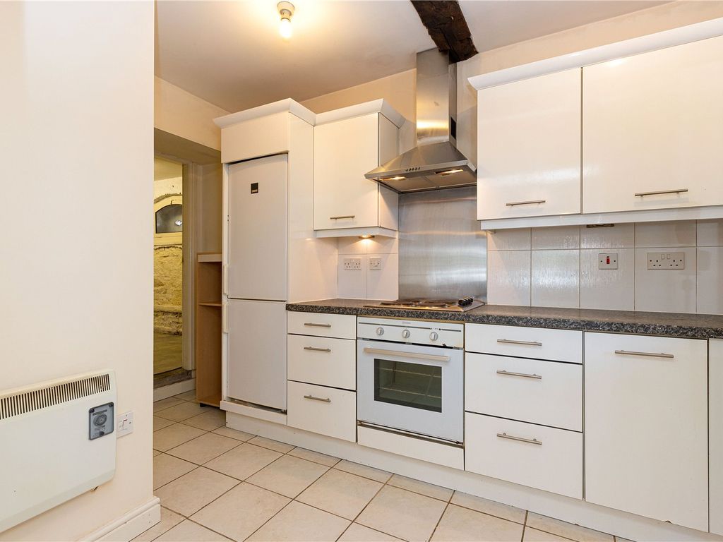 3 bed flat to rent in Jordangate, Macclesfield, Cheshire SK10, £825 pcm