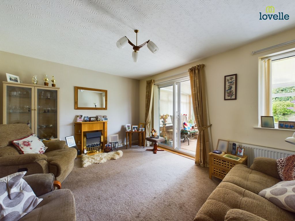 2 bed detached bungalow for sale in Harpswell Road, Lincoln LN2, £