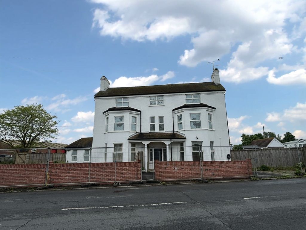 7 bed property for sale in 121 Station Road, Lydd, Romney Marsh, Kent