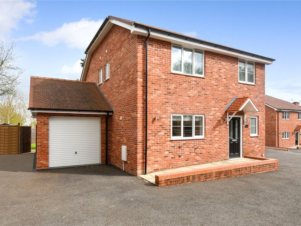 4 bed detached house for sale in Maurice Place, Headley, Thatcham