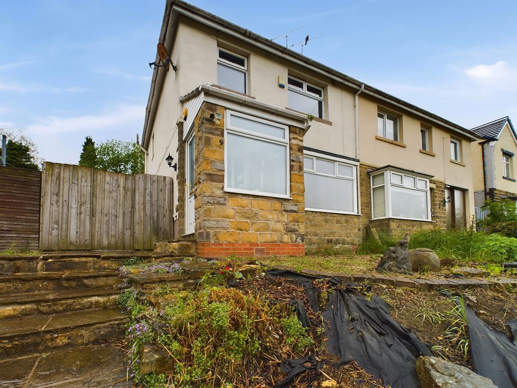 3 bed semidetached house for sale in Newton Avenue, Stocksbridge