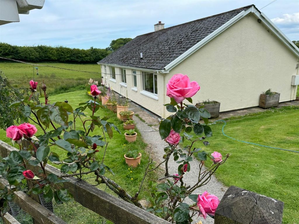 4 bed detached bungalow to rent in Simonsbath, Minehead TA24, £1,200