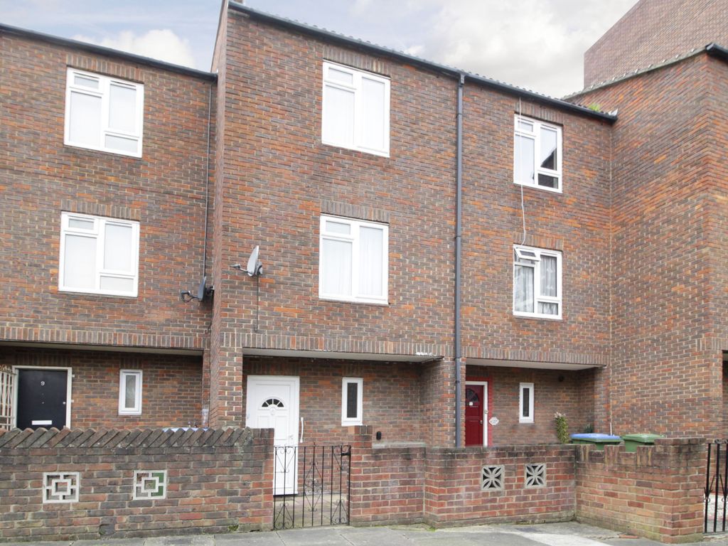 3 bed terraced house for sale in Jim Bradley Close, London SE18 Zoopla