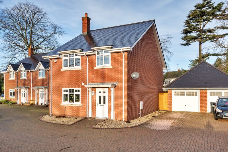 4 bed detached house for sale in Warmwell Road, Crossways DT2, £400,000