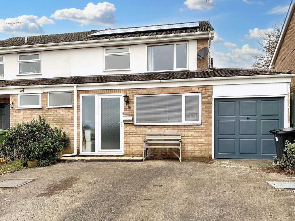 3 bed semidetached house for sale in Highwell Avenue, Bromyard HR7, £