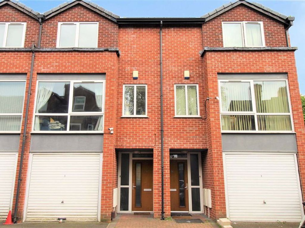 3 bed town house for sale in Mentor Street, Longsight, Manchester M13