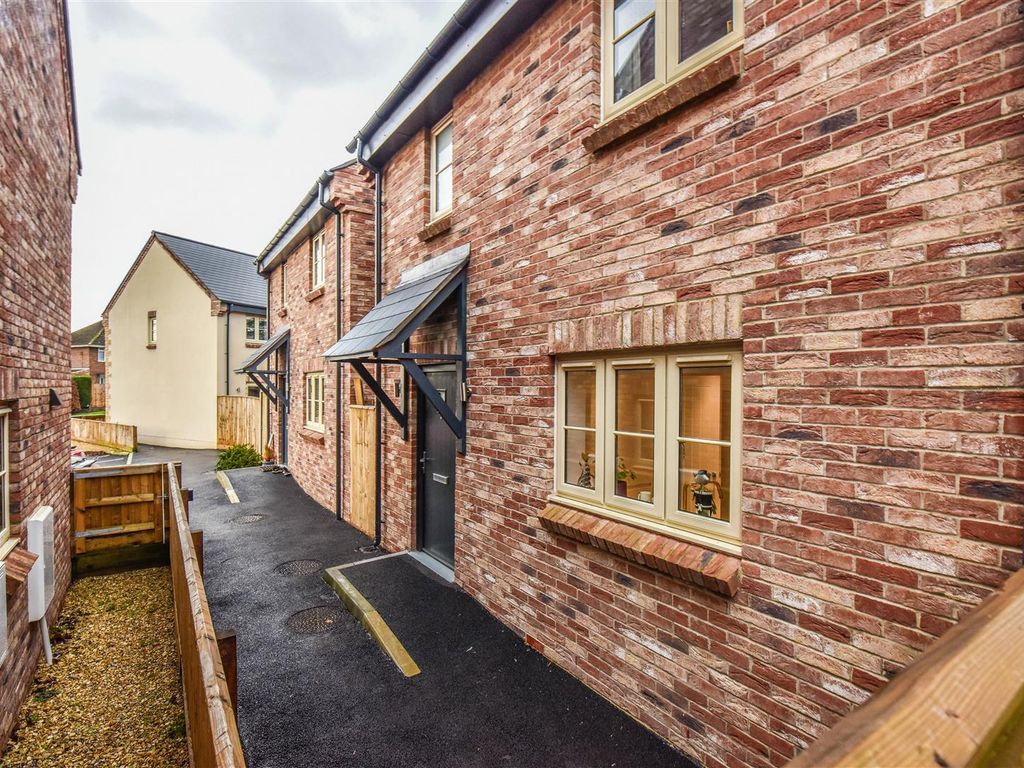 3 bed detached house for sale in Cam Pitch, Cam, Dursley GL11, £315,000